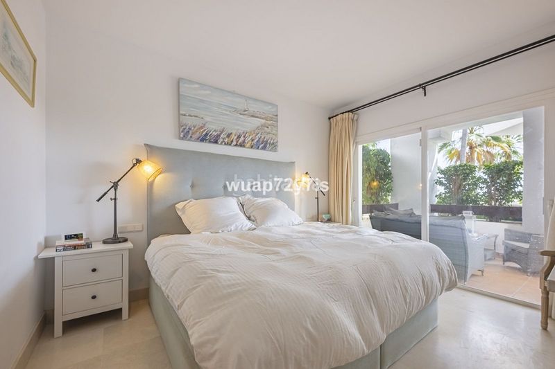 Foto e64793c5-9551-4ae9-a545-b91587f2053c. Piso en Las Brisas Marbella