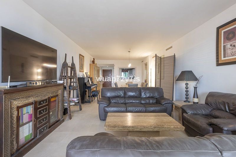 Foto f70ab251-2d16-42ca-93ae-db0fa7f5f9fa. Piso en Las Brisas Marbella
