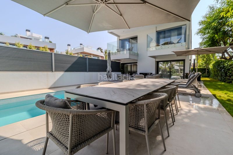 Foto 3e336ce3-5696-4510-8c79-5270e0718b63. Casa adossada amb aparcament a Puerto Banús Marbella