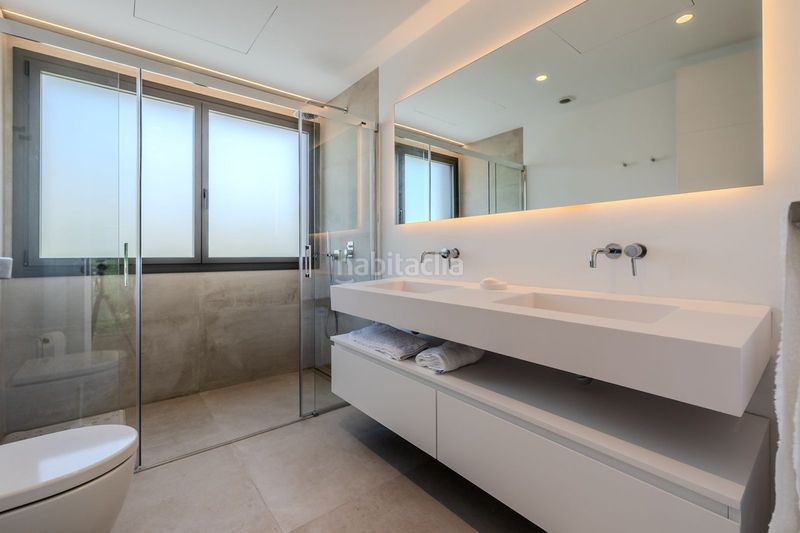 Foto c92fec58-62e2-46d5-bb0c-52fa7265d9d1. Casa adossada amb aparcament a Puerto Banús Marbella