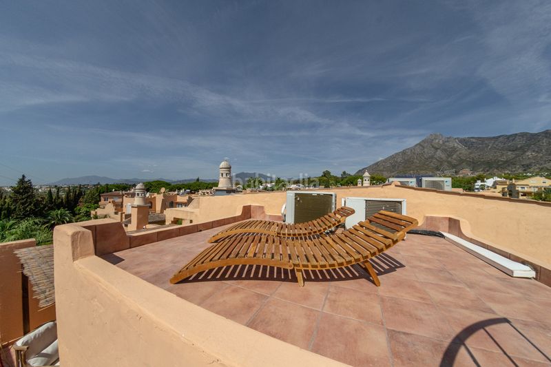 Foto da0dc4d2-4e64-4d0b-8838-5e3246a4998f. Casa adossada a Sierra Blanca Marbella
