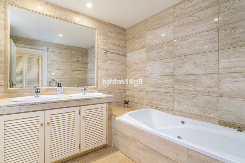 Foto af898572-8698-4797-89fc-13603cb89927. Pis a Las Brisas Marbella