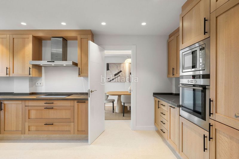 Foto 2969153e-b4e5-46cc-b3f8-2b0b9ad36e81. Casa adossada a Las Brisas Marbella