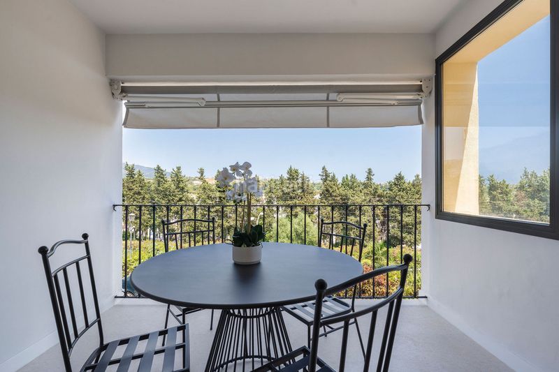 Foto 86d124f3-e993-4485-b8c4-42e8f8eaf509. Casa adossada a Las Brisas Marbella