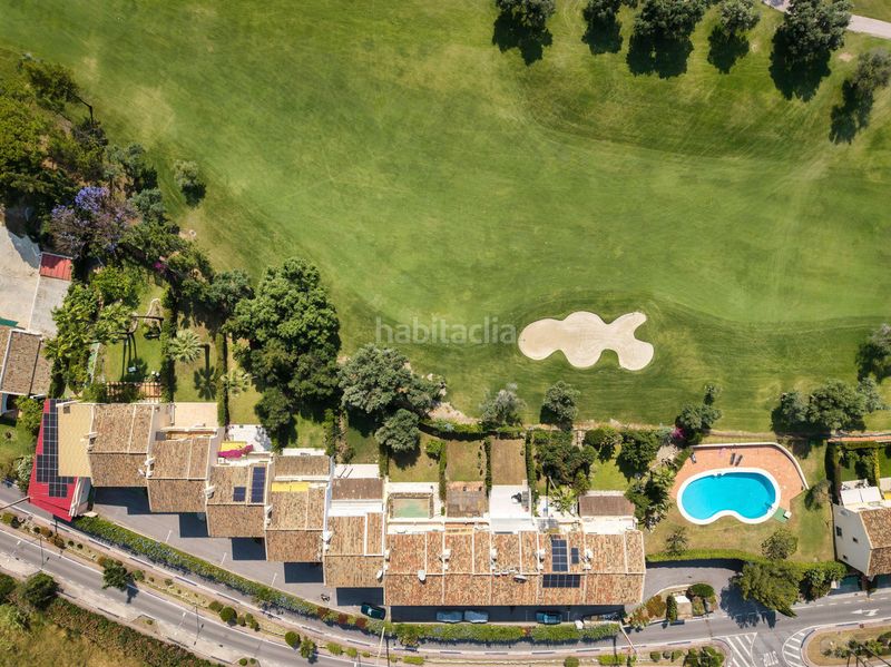 Foto c5221c63-9978-40e8-bfb8-855fd2276607. Casa adossada a Las Brisas Marbella