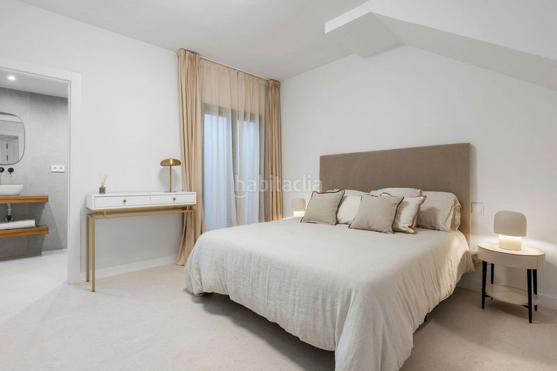 Foto f77faafc-b3d2-4d1c-ba0c-ce515a804220. Casa adossada a Las Brisas Marbella