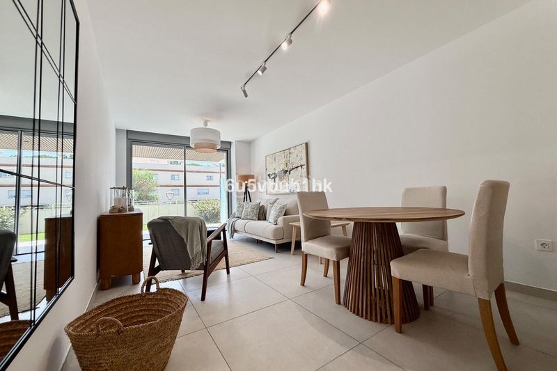 Foto 0bd7e795-d944-41d3-8f7e-2724f5440a23. Piso en Elviria Marbella