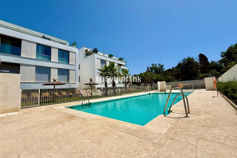 Foto b397b710-0b4e-4f7e-a2f8-96bc4d791aee. Piso en Elviria Marbella