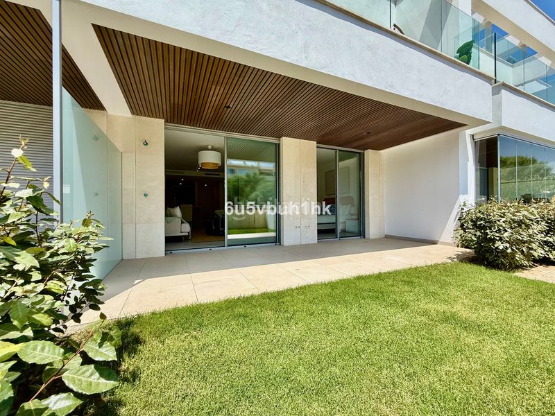 Foto f4d2705c-8e15-4dde-bbe9-5ca53148a6a4. Piso en Elviria Marbella