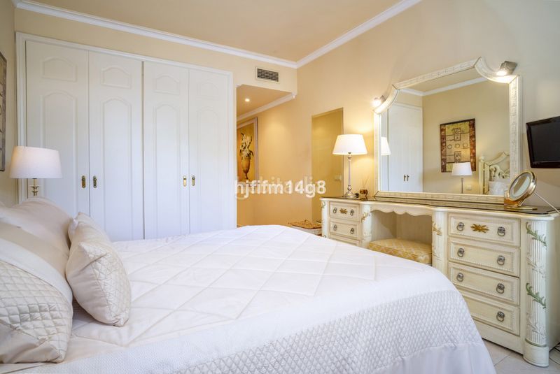 Foto 0248d43c-0243-47b8-87a9-ae8c447d13e2. Piso en Puerto Banús Marbella