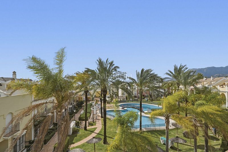 Foto 648b88b1-7e2b-4d4e-b3b6-3e28bde56cf1. Casa adossada amb aparcament a bahía de Marbella Marbella