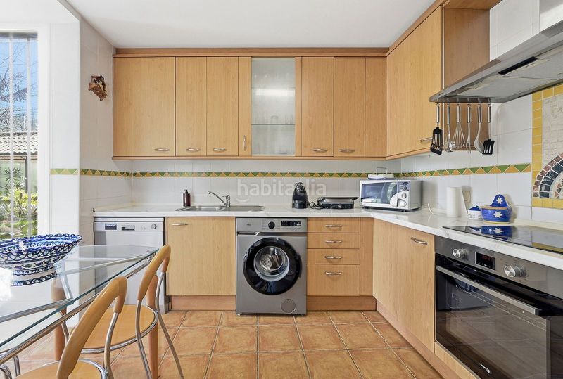 Foto d81ce3a8-370f-400c-ad7f-3e63ad84e1f8. Casa adossada amb aparcament a bahía de Marbella Marbella
