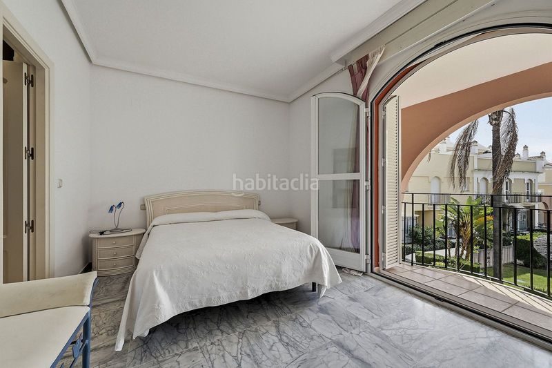 Foto f8552202-151a-42b1-8f7b-2fc2230139f3. Casa adossada amb aparcament a bahía de Marbella Marbella