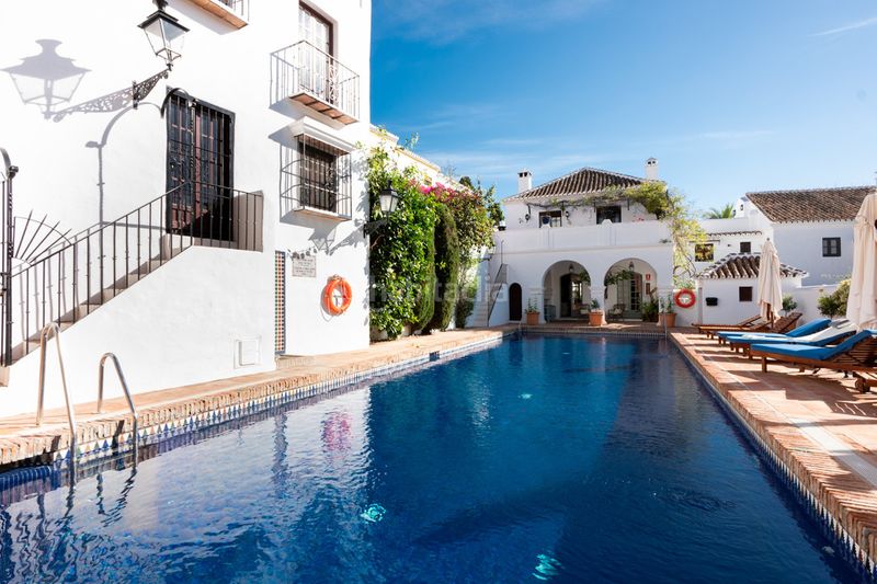 Foto c687ef20-8c22-4026-aacc-a14030a3b11c. Casa adossada a La Carolina - Guadalpín Marbella