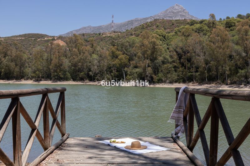 Foto c383603a-62d3-4acd-9d77-1fce9f54e693. Piso en Casco Antiguo Marbella