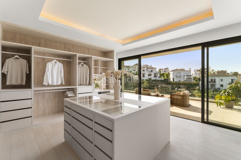 Foto b1b82f61-6896-43c9-8c9d-d7eab3d21f99. Casa adossada a Centro Estepona