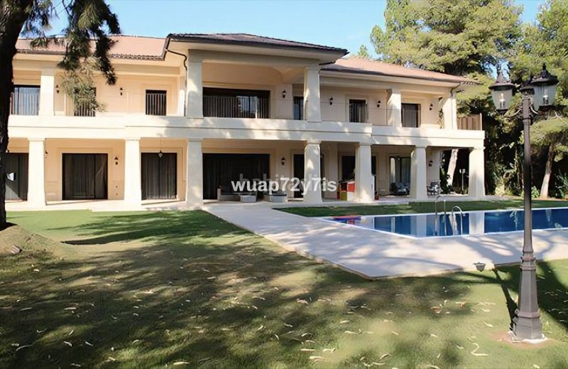 Foto 5cbe03ca-d58e-43ab-8b4b-d1334395304a. Casa adossada amb aparcament a Guadalmina Baja Marbella