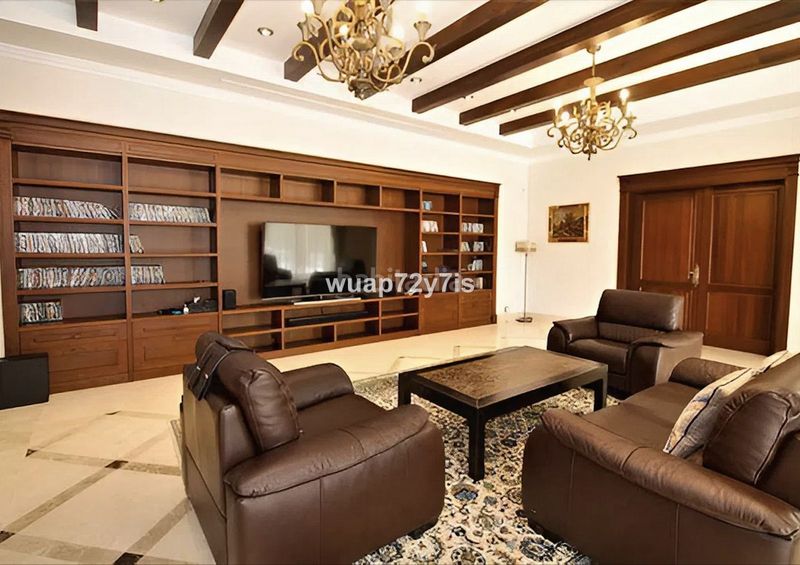 Foto ba4ff4cc-a957-4a16-878a-463e72bf38dc. Casa adossada amb aparcament a Guadalmina Baja Marbella