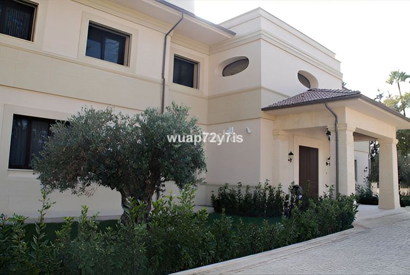 Foto ebcea7aa-b4eb-4b1b-805c-f6aec9a5d256. Casa adossada amb aparcament a Guadalmina Baja Marbella
