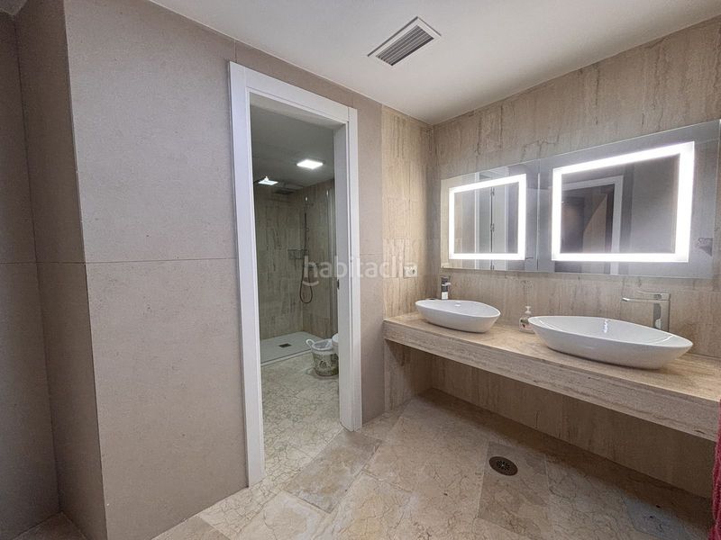 Foto 4b319bfd-5d11-4027-b5f0-65c81424b8b8. Casa adossada amb aparcament a La Concha - Resina Golf Estepona