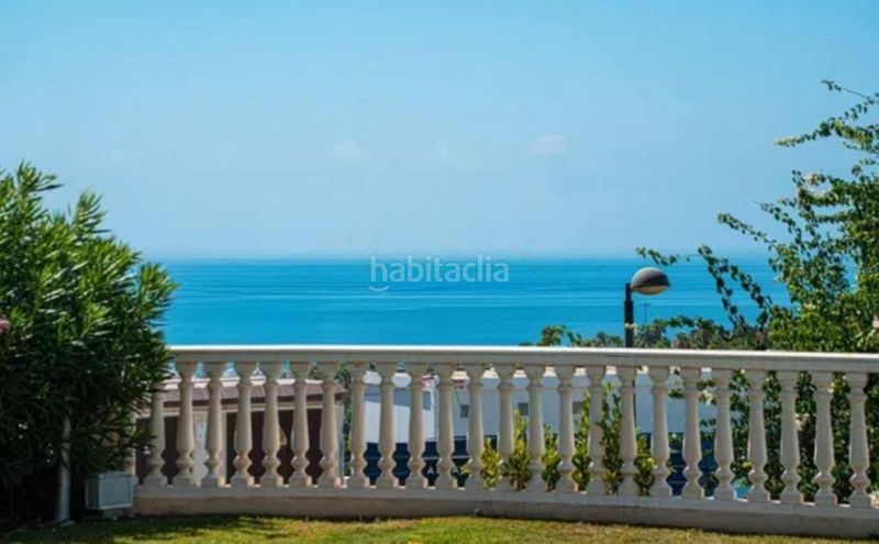 Foto a9db0342-d938-4766-936c-c88b6504f643. Casa adossada amb aparcament a La Concha - Resina Golf Estepona