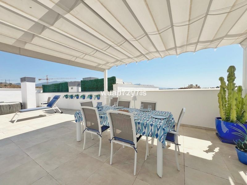 Foto 30d05701-d381-4eba-ada0-d95088b4c16a. Àtic a Centro Estepona