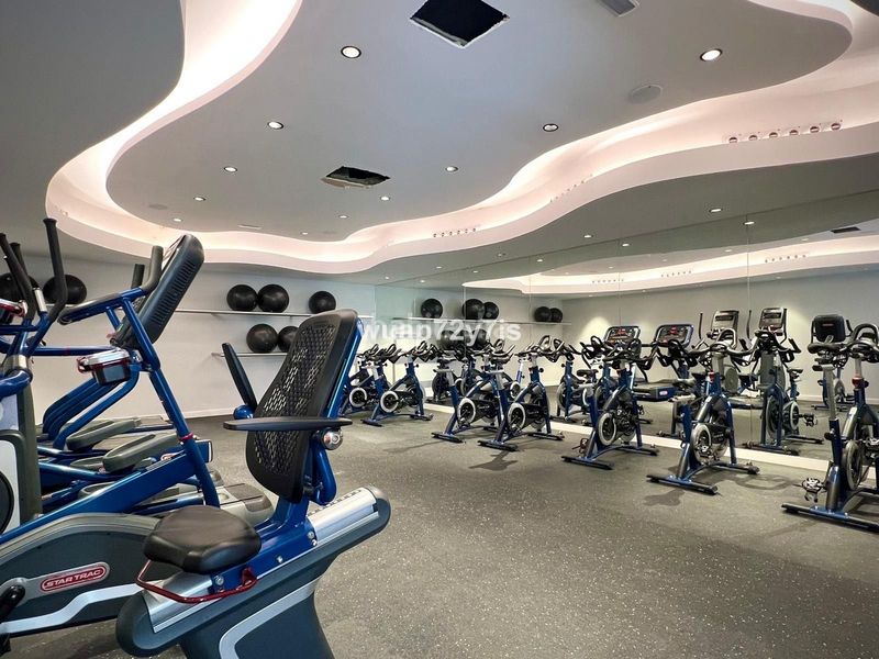 Foto 3148460f-e1b8-40ca-817a-abc93102a5a7. Àtic a Centro Estepona