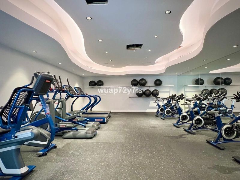 Foto 528882e7-6b52-41e5-8607-657f47cb3ea2. Àtic a Centro Estepona