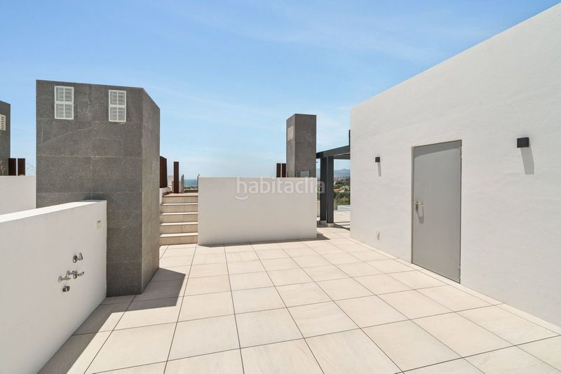 Foto a45764c9-fb1a-45cf-bb30-03ee9b251db9. Casa adossada a Río Real Marbella