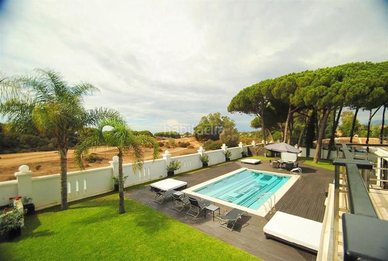 Foto 0f4d60c4-5d84-4e54-9f49-d318f683f361. Casa adosada en Cabopino - Artola Marbella