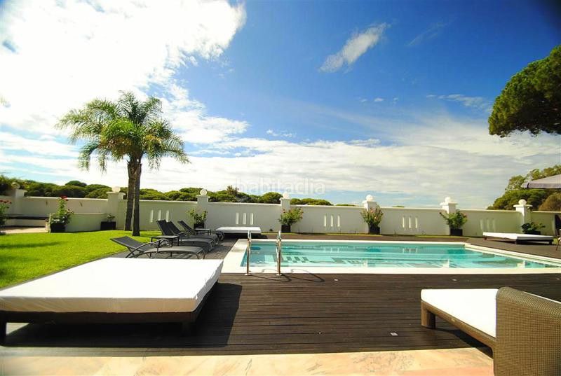 Foto a9e21d0e-bd3b-47fe-bee3-818013cf6442. Casa adosada en Cabopino - Artola Marbella