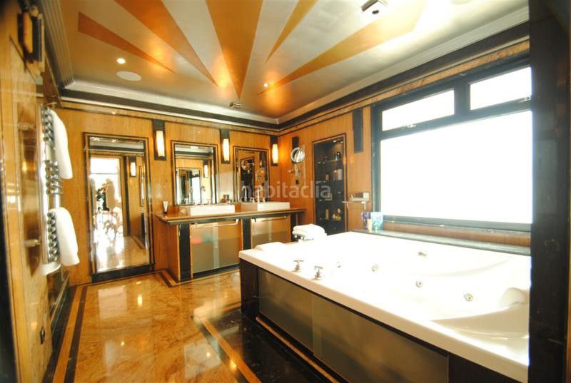 Foto db5bdb97-44f9-4160-9010-ca100135d2ef. Casa adosada en Cabopino - Artola Marbella