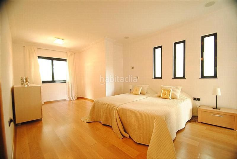 Foto 0ded4d5b-ed71-49ff-bde7-238168dfab5a. Casa adossada amb aparcament a Cabopino - Artola Marbella