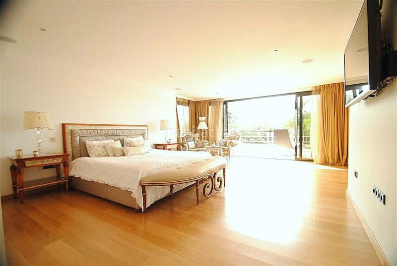 Foto 946f17f7-1f53-45fd-8385-7b9efb0f58cc. Casa adossada amb aparcament a Cabopino - Artola Marbella