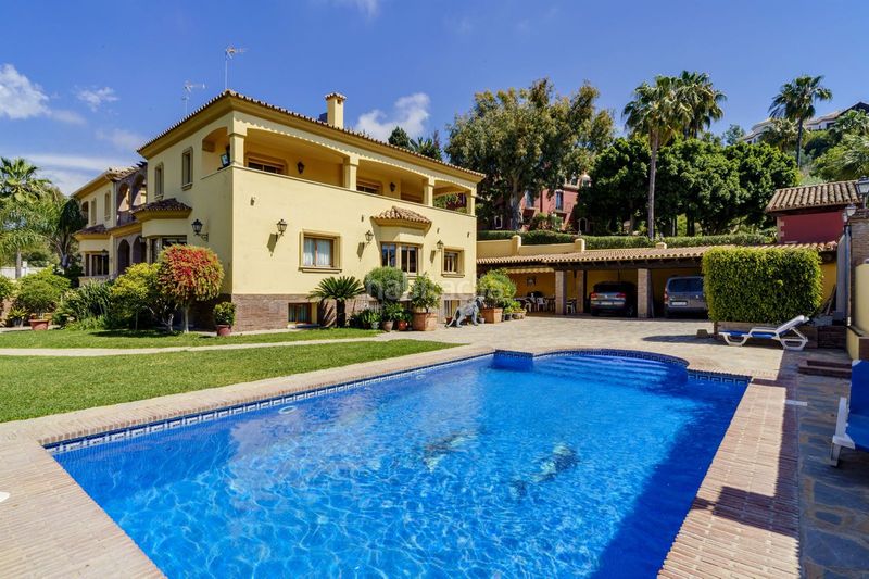 Foto bc92e29c-6787-4093-8b71-3812ff715015. Reihenhaus mit parking in La Quinta Benahavís