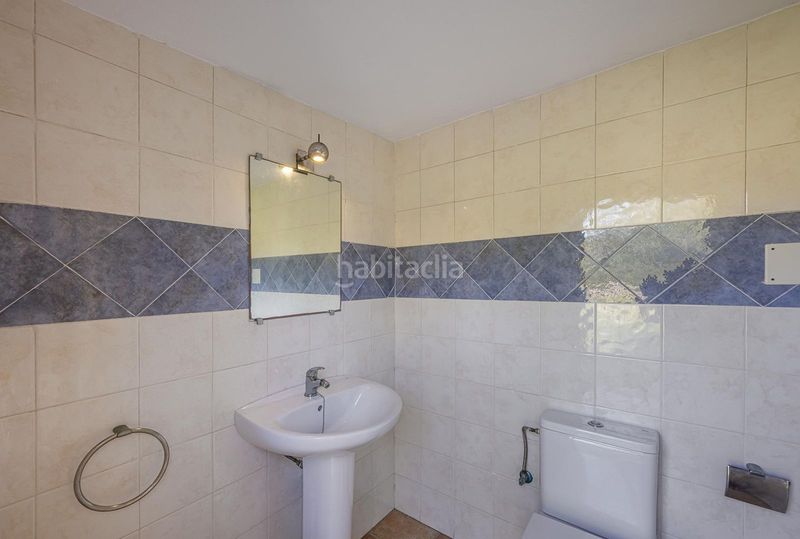 Foto c726976c-09da-48ee-9270-71224530d95c. Reihenhaus mit parking in La Quinta Benahavís