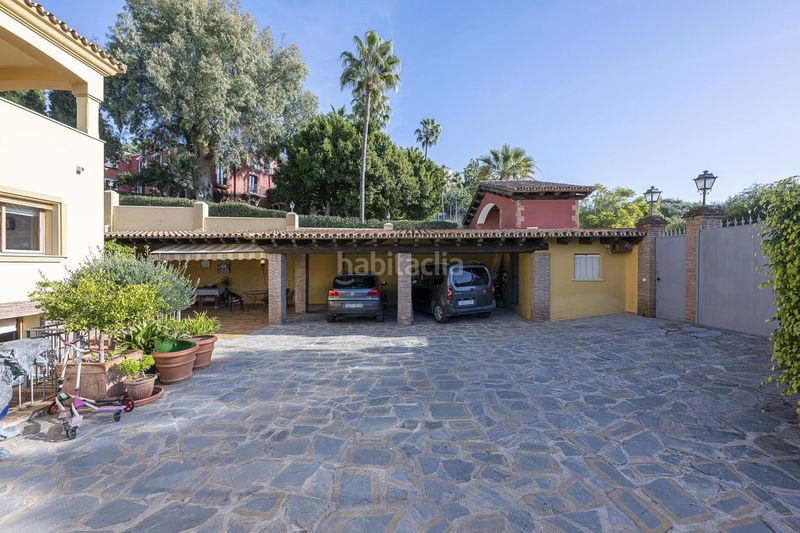 Foto e9966db3-4576-4253-938b-1b63e76cf0b1. Reihenhaus mit parking in La Quinta Benahavís