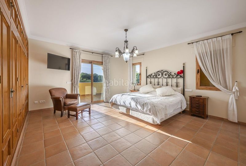 Foto faee5b9a-01c3-45e8-a11b-265fe9880221. Reihenhaus mit parking in La Quinta Benahavís