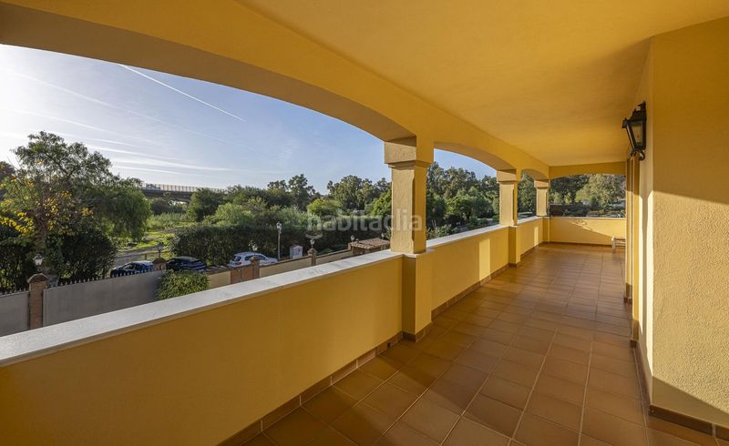 Foto fee4c68e-3e79-4023-b923-afae39466257. Reihenhaus mit parking in La Quinta Benahavís