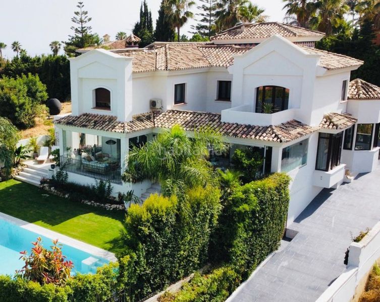 Foto a0eb65fa-bd71-478d-b7a0-a827fc86142c. Casa adossada a Casco Antiguo Marbella