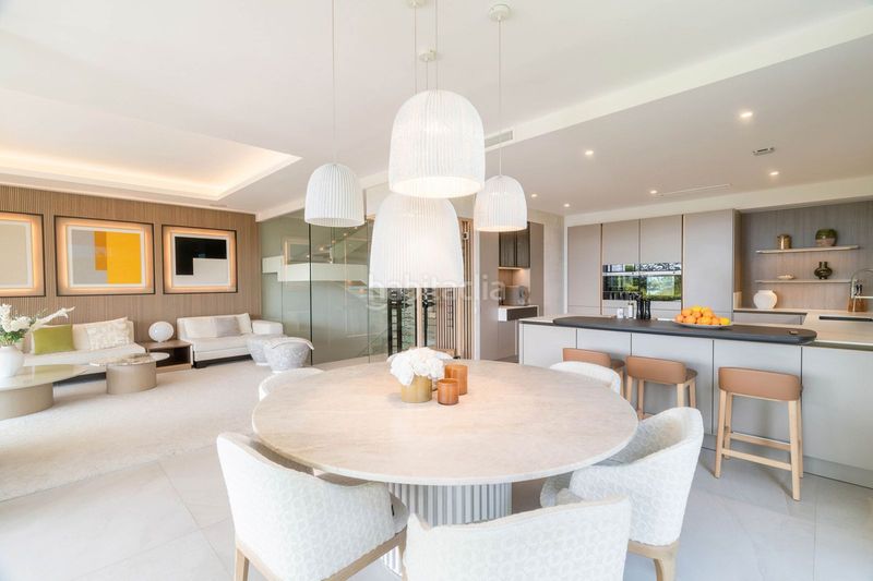 Foto d5e89f39-ada2-407f-a6aa-f7340e3b0739. Casa adosada en Las Brisas Marbella
