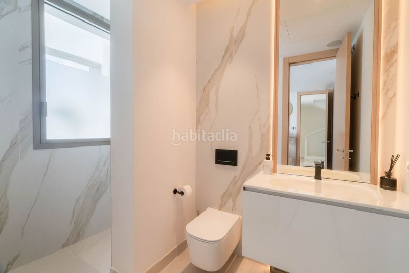 Foto e8f29264-91f7-4ea0-929d-c125df2b9deb. Casa adosada en Las Brisas Marbella