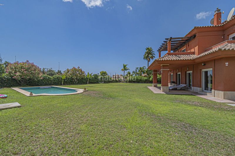 Foto f4d14a85-ba68-4b2c-8a27-a34bdc58a71e. Casa adossada a Casco Antiguo Marbella
