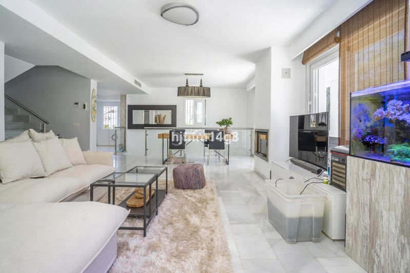 Foto 71ddd162-69be-4660-9315-5149face60ab. Casa adossada a Las Brisas Marbella