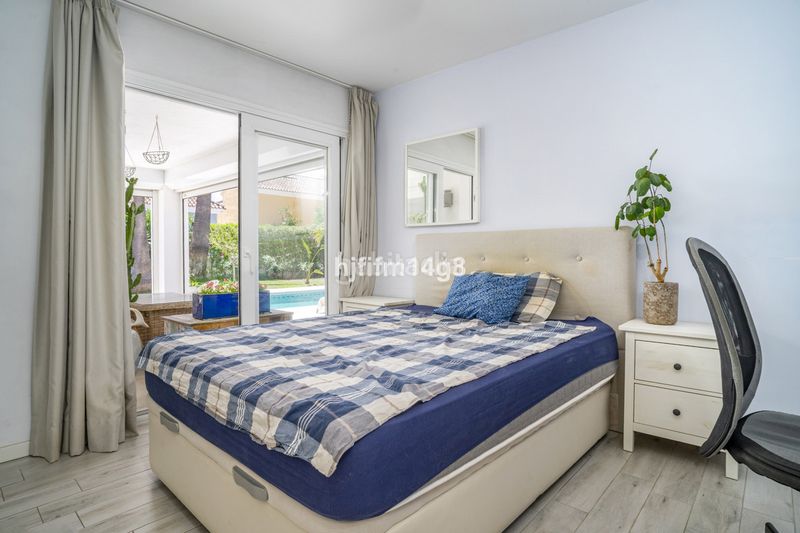 Foto e93377ee-d5eb-4bdf-81e5-6a87c0b69785. Casa adossada a Las Brisas Marbella