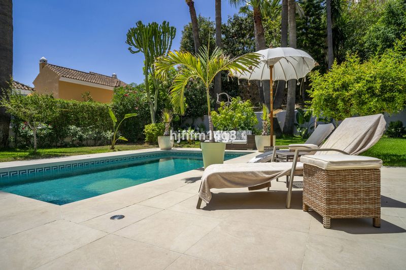 Foto fbbb98c7-bebf-4e6e-af5f-0d1efd647d2a. Casa adossada a Las Brisas Marbella