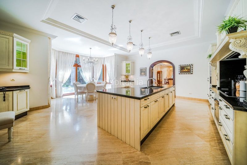 Foto 93a7f6b1-9218-41df-b54d-46dfcfaefb7f. Casa adossada amb aparcament a Guadalmina Baja Marbella