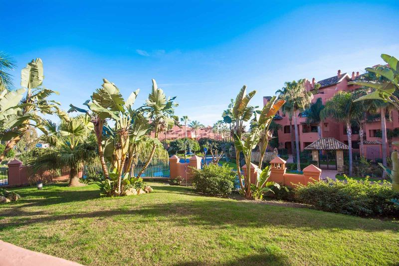 Foto 0ca4b5c6-6b14-4cd2-bd6d-3111ef7ed01a. Pis amb aparcament a Paraiso - Barronal Estepona