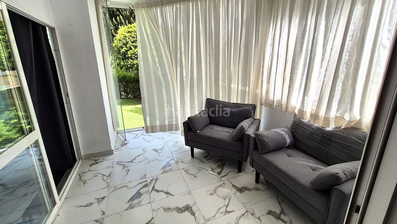 Foto 1307df72-76f2-4462-bd48-70b11afd3a5b. Pis amb aparcament a bahía de Marbella Marbella