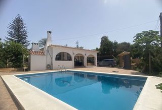 Casa adossada a Elviria